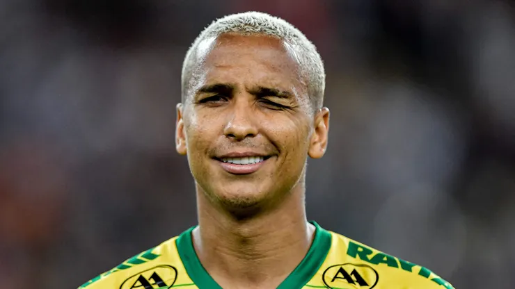 RJ - RIO DE JANEIRO - 13/05/2023 - BRASILEIRO A 2023, FLUMINENSE X CUIABA - Deyverson jogador do Cuiaba durante partida contra o Fluminense no estadio Maracana pelo campeonato BRASILEIRO A 2023. Foto: Thiago Ribeiro/AGIF