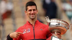 Djokovic comemorando o tri de Roland Garros