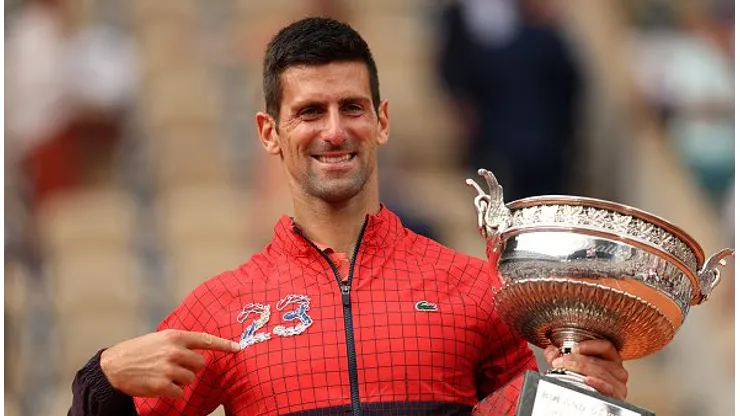 Djokovic comemorando o tri de Roland Garros