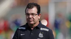 SAO PAULO - SP - 22/02/2015 - PAULISTA 2015/PORTUGUESA X SANTOS - Tecnico Ederson Moreira durante partida do Campeonato Paulista 2015, no Estadio do Pacaembu/Sao Paulo.