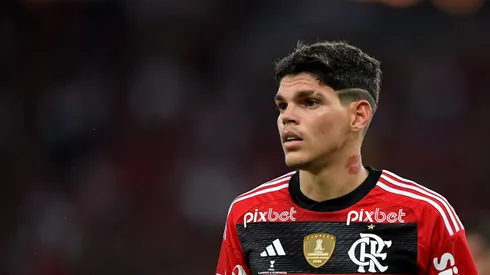 Thiago Ribeiro/AGIF. Ayrton Lucas pode ganhar concorrência forte no Flamengo