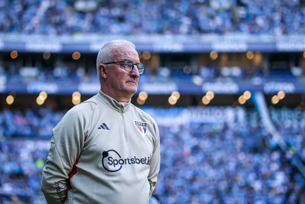 Foto: Maxi Franzoi/AGIF – Única derrota de Dorival no Brasileirão foi para o Grêmio.
