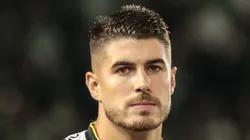 PR - CURITIBA - 11/05/2023 - BRASILEIRO A 2023, CORITIBA X VASCO - Pedro Raul jogador do Vasco durante execucao do hino nacional antes da partida contra o Coritiba no estadio Couto Pereira pelo campeonato BRASILEIRO A 2023. Foto: Robson Mafra/AGIF