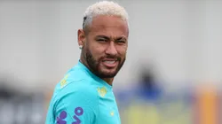 Neymar virou o centro das atenções de torcedores do Santos ao aparecer com camisa do Peixe em Miami durante final da NBA