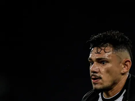 Problemas no Fogão. Tiquinho Soares treina, mas é dúvida para jogo contra o Fortaleza