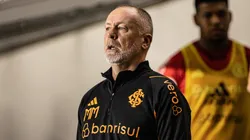 Foto: Abner Dourado/AGIF - Mano Menezes: técnico terá problema nos próximos jogos do Inter
