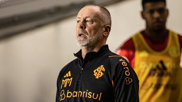 Foto: Abner Dourado/AGIF - Mano Menezes: técnico terá problema nos próximos jogos do Inter