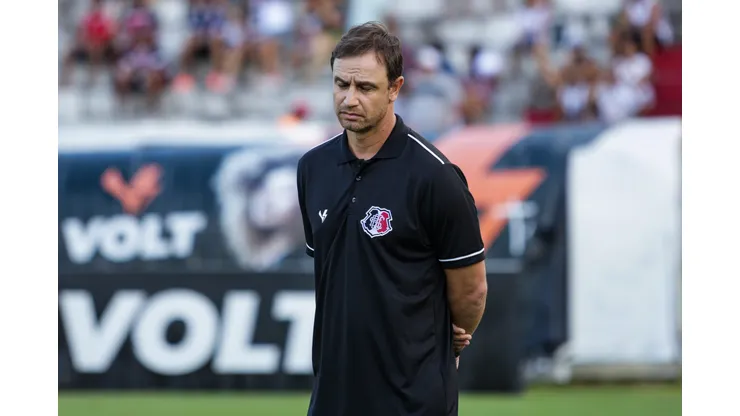 Foto: Rafael Vieira/AGIF- Felipe Conceição lamentou o empate dentro de casa