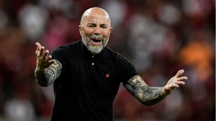 RJ - RIO DE JANEIRO - 21/05/2023 - BRASILEIRO A 2023, FLAMENGO X CORINTHIANS - Jorge Sampaoli tecnico do Flamengo durante partida contra o Corinthians no estadio Maracana pelo campeonato BRASILEIRO A 2023.