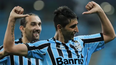 PORTO ALEGRE- RS - 08/10/2014 - BRASILEIRO A 2014, Alan Ruiz, do Gremio comemora seu gol durante partida contra o Sport pelo Campeonato Brasileiro A 2014 no estadio Arena do Gremio. Foto: Gustavo Granata/AGIF