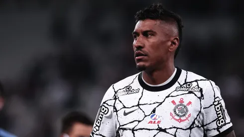 paulinho em ação pelo CorinthiansFoto: Ettore Chiereguini/AGIF - Paulinho é outro que não deve renovar no Corinthians para 2024.