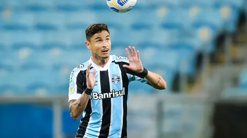 Foto: Pedro H. Tesch/AGIF - Diogo Barbosa: de saída do Grêmio para atuar no Fluminense
