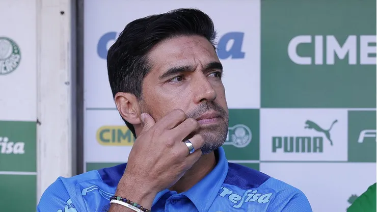 SP - SAO PAULO - 15/04/2023 - BRASILEIRO A 2023, PALMEIRAS X CUIABA - Abel Ferreira tecnico do Palmeiras durante partida contra o Cuiaba no estadio Arena Allianz Parque pelo campeonato BRASILEIRO A 2023. Foto: Ettore Chiereguini/AGIF