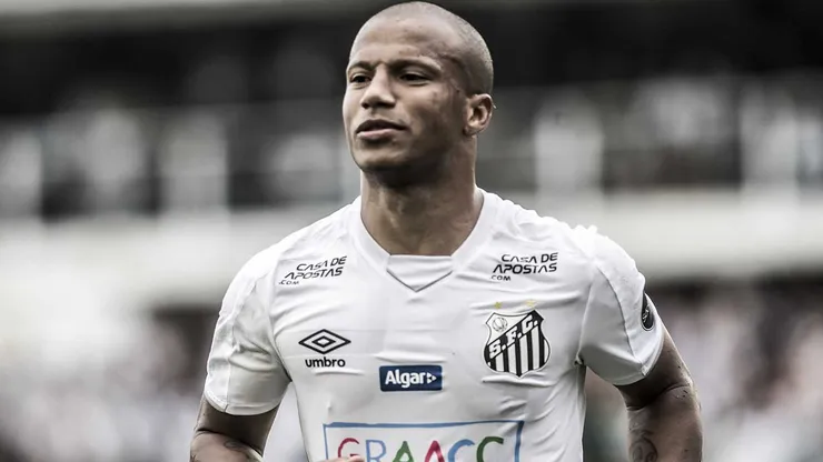 Peñarol, de Carlos Sánchez, levou uma "surra" do Defensa Y Justicia de Colombo, alvo do Inter