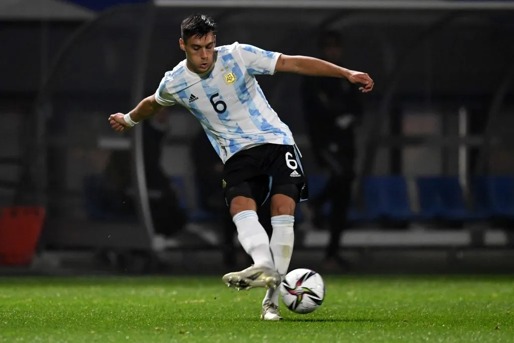 Foto: Masashi Hara/Getty Images – Nazareno Colombo, do Defensa Y Justicia, já defendeu a Argentina em divisões de base e está na mira do Internacional