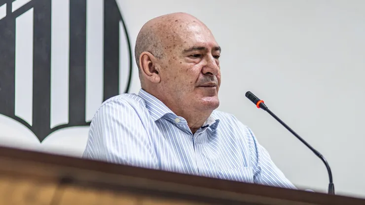 Rueda decide contratar centroavante ex-Internacional e revolta torcida do Santos