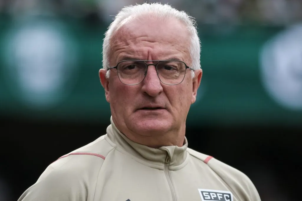 PR – CURITIBA – 29/04/2023 – BRASILEIRO A 2023, CORITIBA X SAO PAULO – Dorival Junior tecnico do Sao Paulo durante partida contra o Coritiba no estadio Couto Pereira pelo campeonato BRASILEIRO A 2023. Foto: Robson Mafra/AGIF