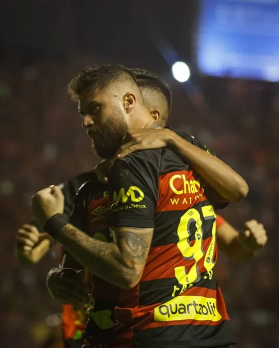 Foto: Reprodução das Redes Sociais do Sport Club do Recife – Fabrício Daniel comemora seu primeiro gol com a camisa do Leão