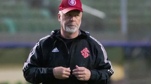 Fernando Moreno/AGIF - Equipe de Mano Menezes sofreu um 'apagão' no segundo tempo