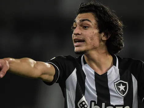 Matheus Nascimento viaja de SURPRESA para Europa