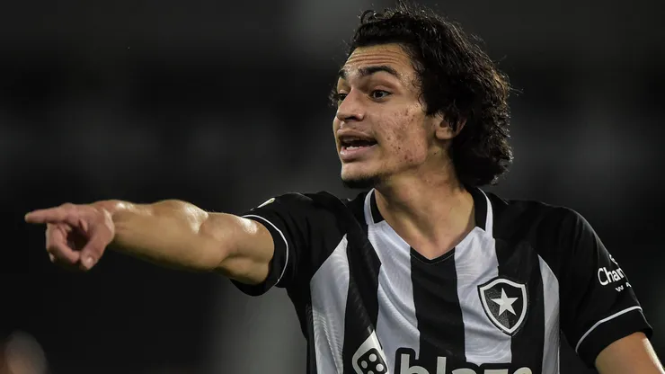 RJ - Rio de Janeiro - 13/08/2022 - BRASILEIRO A 2022, BOTAFOGO X ATLETICO-GO - Matheus Nascimento jogador do Botafogo durante partida contra o Atletico-GO no estadio Engenhao pelo campeonato Brasileiro A 2022. Foto: Thiago Ribeiro/AGIF