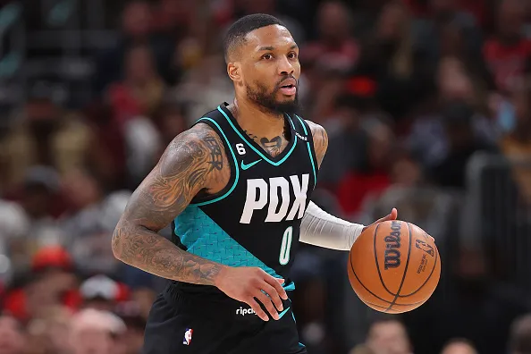 Lillard durante a temporada regular. Créditos: Michael Reaves/Getty Images