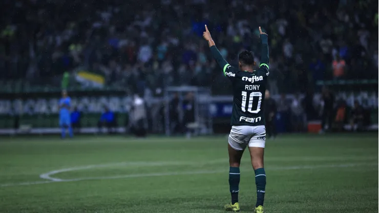 SP - SAO PAULO - 11/03/2023 - PAULISTA 2023, PALMEIRAS X SAO BERNARDO - Rony jogador do Palmeiras comemora seu gol durante partida contra o Sao Bernardo no estadio Arena Allianz Parque pelo campeonato Paulista 2023.
