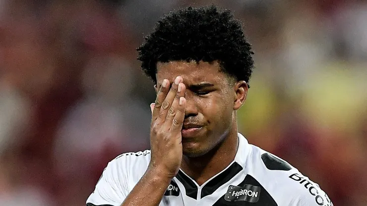 Thiago Ribeiro/AGIF - Andrey, volante do Vasco.