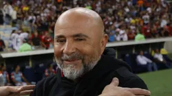 RIO DE JANEIRO, BRAZIL - JUNE 5: Jorge Sampaoli coach of Flamengo talks to Mauricio Barbieri coach of Vasco da Gama during the match between Vasco da Gama and Flamengo as part of Brasileirao 2023 at Maracana Stadium on June 5, 2023 in Rio de Janeiro, Brazil. (Photo by Wagner Meier/Getty Images)