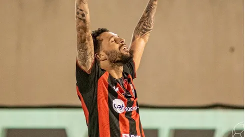 Foto: Reprodução das Redes Sociais do E.C. Vitória - Wellington Nem em comemoração de seu gol