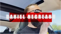 Daniel Negreanu produz vlogs diários sobre a WSOP (Foto: reprodução/youtube)