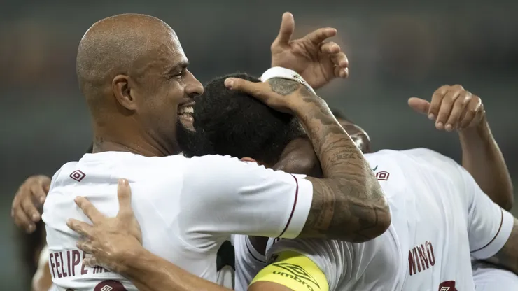 RJ - RIO DE JANEIRO - 12/04/2023 - COPA DO BRASIL 2023, FLUMINENSE X PAYSANDU - Nino jogador do Fluminense comemora seu gol com Felipe Melo jogador da sua equipe durante partida contra o Paysandu no estadio Maracana pelo campeonato Copa do Brasil 2023. Foto: Jorge Rodrigues/AGIF