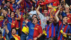 Foto: Jasper Juinen/Getty Images - Torcida do Barcelona