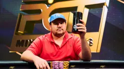 Shaun Deeb não é o melhor do mundo nem em casa (Foto: Divulgação/PokerGO)