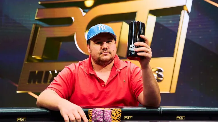Shaun Deeb não é o melhor do mundo nem em casa (Foto: Divulgação/PokerGO)