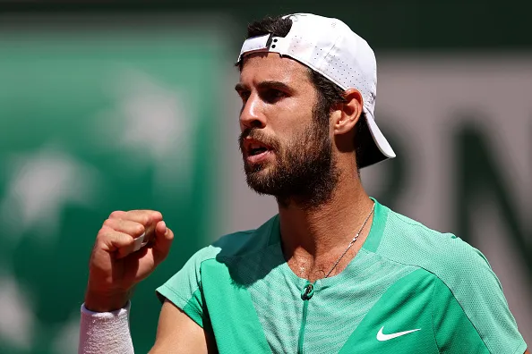 Khachanov fez uma boa gira no saibro em 2023. Créditos: Julian Finney/Getty Images
