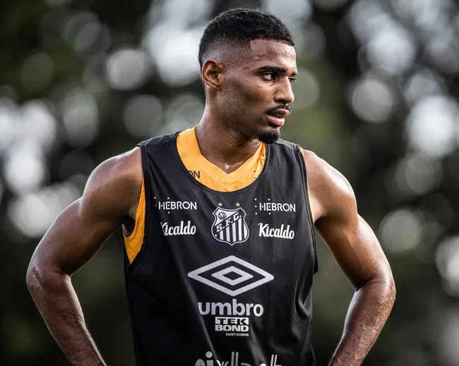 Foto: Raul Baretta/ Santos FC – Joaquim chegou ao Peixe em 2023 por R$ 16 milhões junto ao Cuiabá