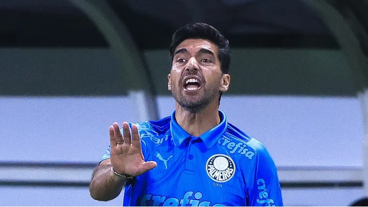SP - SAO PAULO - 12/04/2023 - COPA DO BRASIL 2023, PALMEIRAS X TOMBENSE - Abel Ferreira tecnico do Palmeiras durante partida contra o Tombense no estadio Arena Allianz Parque pelo campeonato Copa do Brasil 2023. Foto: Ettore Chiereguini/AGIF