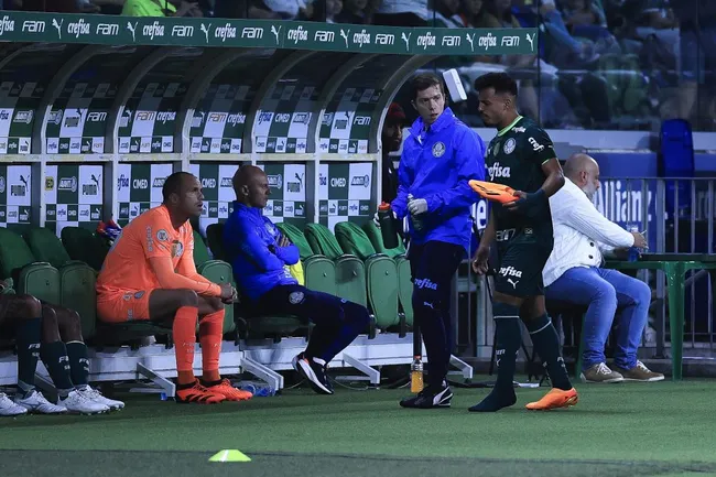 Foto: Ettore Chiereguini/AGIF – Gabriel Menino saiu lesionado