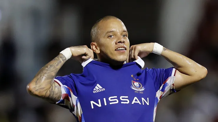 HO CHI MINH CITY, VIETNAM - APRIL 28: Marcos Junior #10 of Yokohama F. Marinos celebrates after scoring his team's first goal off a penalty during the first half of the AFC Champions League Group H match against Hoang Anh Gia Lai at Thong Nhat Stadium on April 28, 2022 in Ho Chi Minh City, Vietnam. (Photo by Minh Hoang/Getty Images)