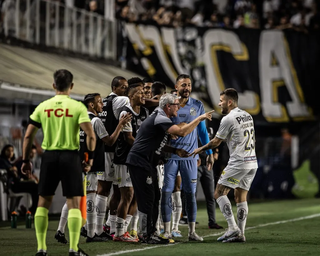 Foto: Raul Baretta/ Santos FC – Lucas Lima marcou o gol do Santos na partida.