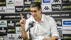 Reprodução/Vasco TV. Paulo Bracks atende desejo da torcida do Vasco