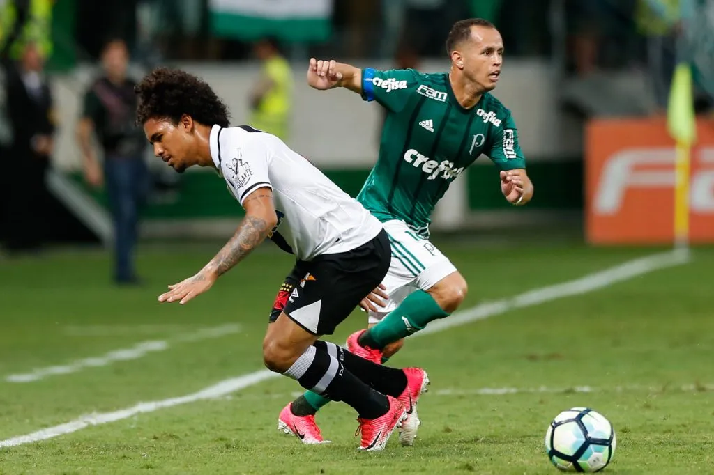 Foto: Marcello Zambrana/AGIF – Douglas em ação nos tempos de Vasco da Gama.