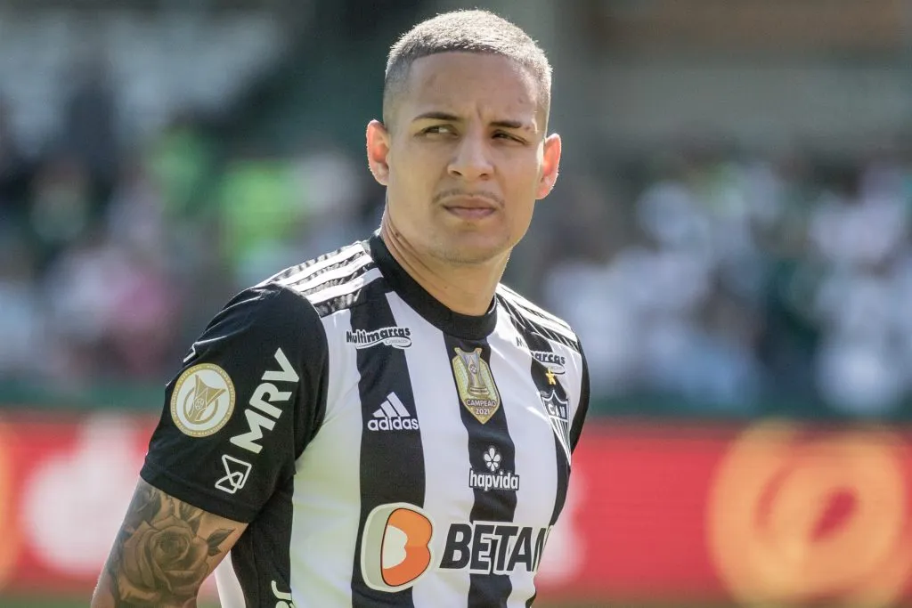 PR – Curitiba – 14/08/2022 – BRASILEIRO A 2022, CORITIBA X ATLETICO MG – Guilherme Arana jogador do Atletico-MG durante partida contra o Coritiba no estadio Couto Pereira pelo campeonato Brasileiro A 2022. Foto: Robson Mafra/AGIF