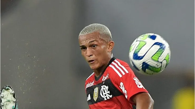 Foto: Thiago Ribeiro/AGIF - Wesley pode ganhar substituto no Flamengo