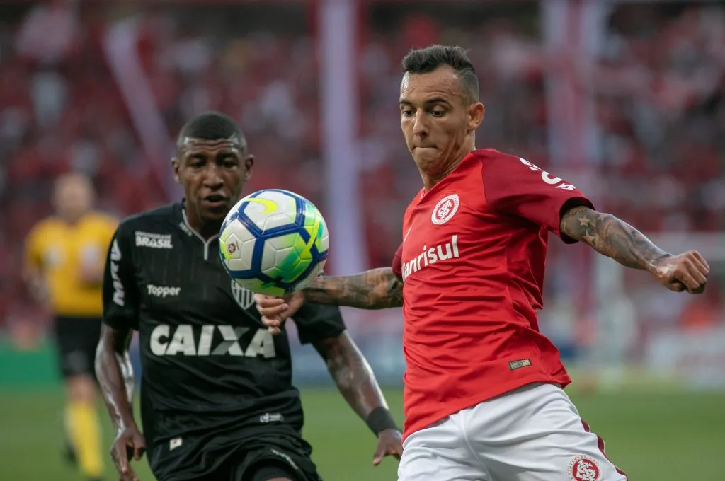Foto: Jeferson Guareze/AGIF – Iago foi revelado na base do Internacional e hoje atua no futebol alemão