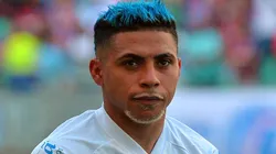 BA - SALVADOR - 20/05/2023 - BRASILEIRO A 2023, BAHIA X GOIAS - Jacare, jogador do Bahia durante execucao do hino nacional antes da partida contra o Goias no estadio Arena Fonte Nova pelo campeonato BRASILEIRO A 2023.