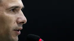 Foto: Vitor Silva/Botafogo - Victor Cuesta falou "grosso" no vestiário do Botafogo após queda na Copa do Brasil