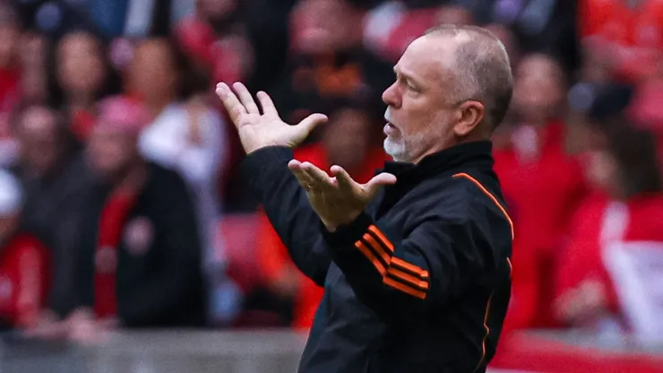 Foto: Maxi Franzoi/AGIF - Mano Menezes: técnico tem problemas no Inter