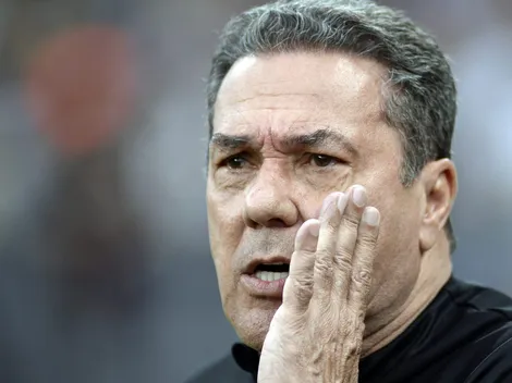 Luxa 'dispensa' alvo do Santos dos planos do Corinthians e reacende assunto na Vila